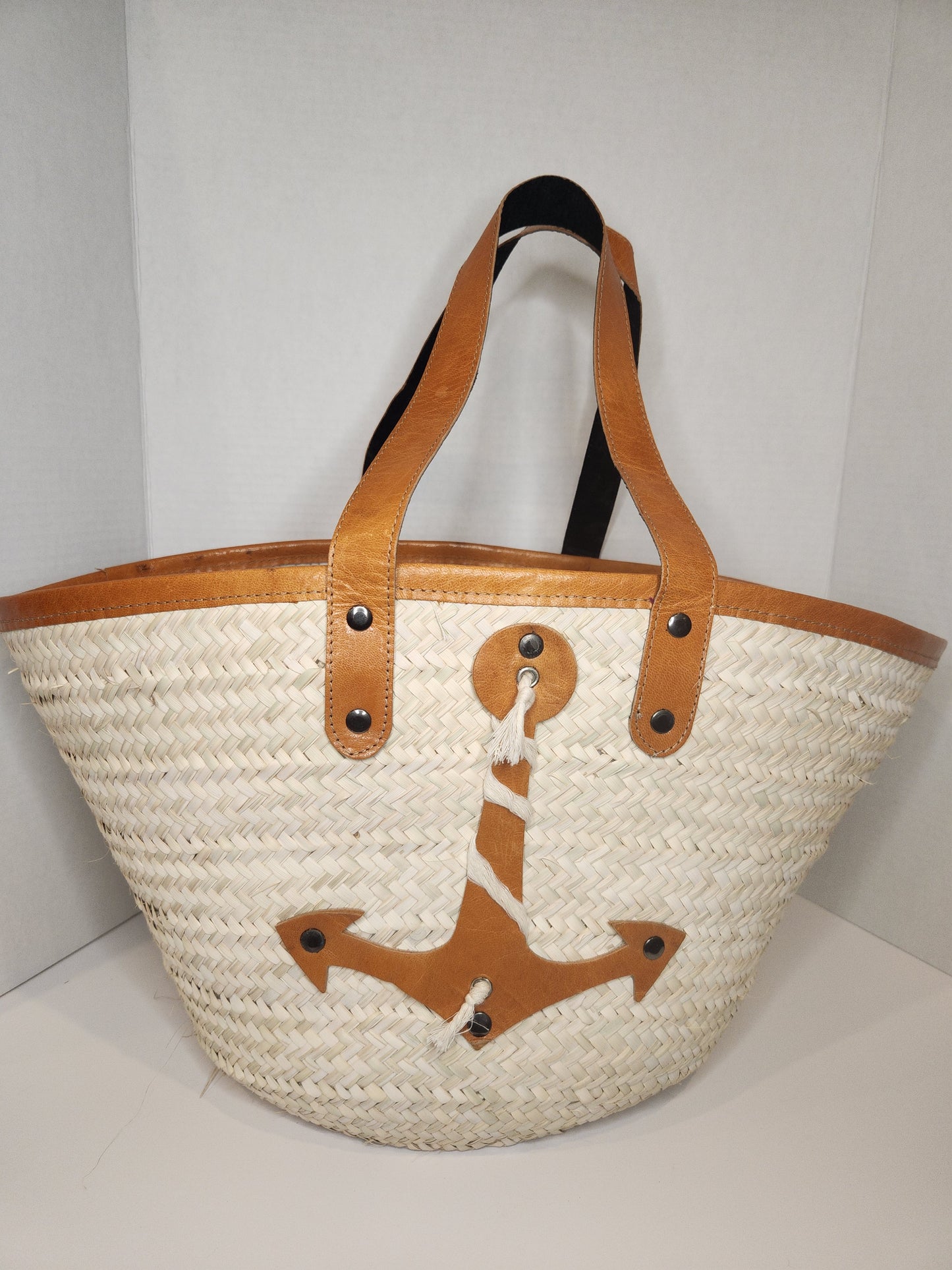 Straw (palm) basket leather
